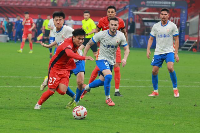 开云体育官网-平均站位图破译泰山战术:深度防守为何也守不住?